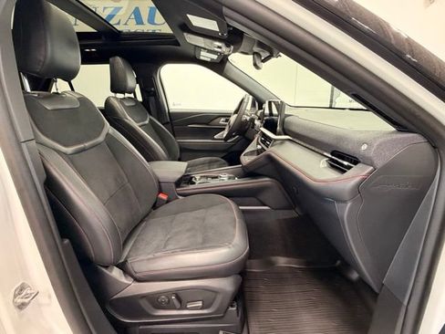Used 2025 Ford Explorer ST AWD/4WD image 14