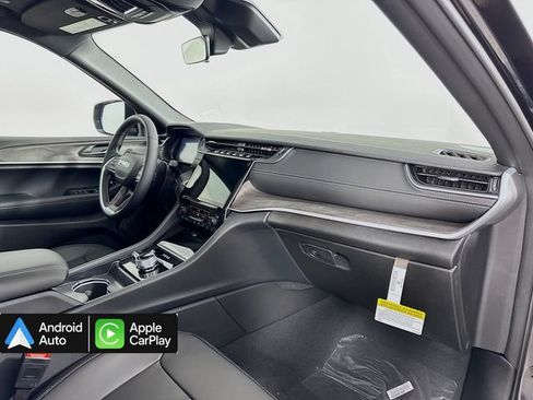 Used 2025 Jeep Grand Cherokee Limited w/ Black Appearance Package AWD/4WD image 30