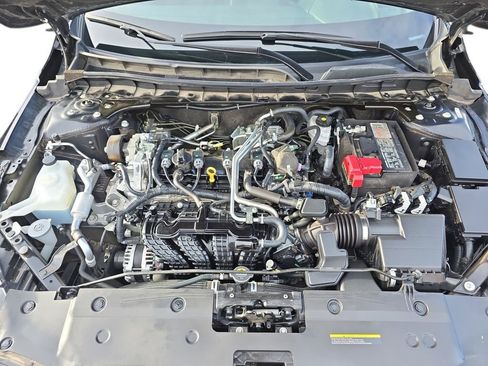 Used 2024 Nissan Altima 2.5 SV image 18