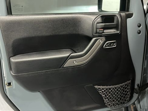 Used 2014 Jeep Wrangler Unlimited Sport w/ Quick Order Package 24S AWD/4WD image 9