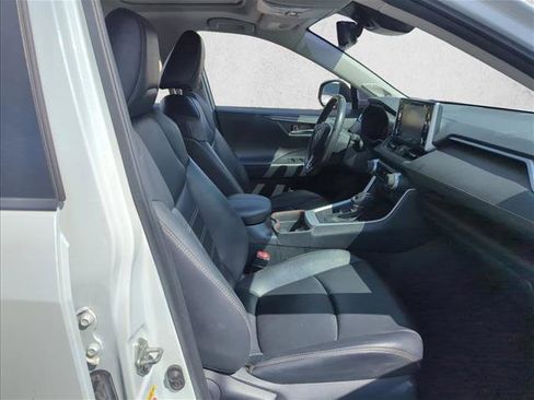 Used 2019 Toyota RAV4 Limited image 20