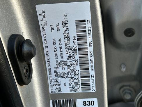 Used 2022 Toyota Tacoma TRD Off-Road image 26