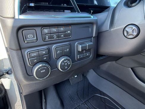 New 2026 Chevrolet Suburban Premier w/ Sun And Tow Package AWD/4WD image 21