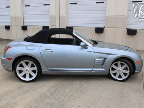 Used 2008 Chrysler Crossfire Limited image 26