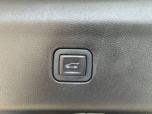 Used 2019 Buick Enclave Avenir w/ Avenir Technology Package FWD image 13