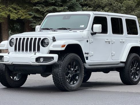Used 2022 Jeep Wrangler Unlimited Sahara image 8