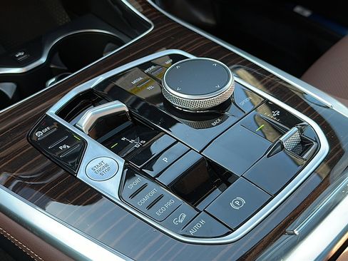 New 2026 BMW X7 xDrive40i w/ Premium Package image 27