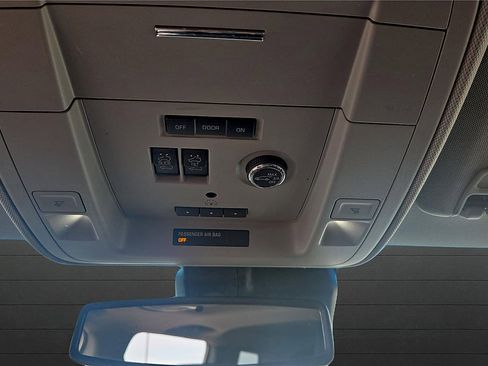 Used 2019 GMC Yukon SLT AWD/4WD image 11