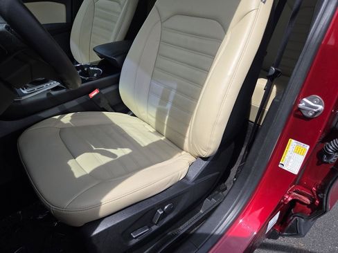 Used 2018 Ford Edge SEL w/ Equipment Group 201A FWD image 18