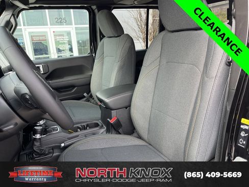 New 2025 Jeep Gladiator Sport AWD/4WD image 4
