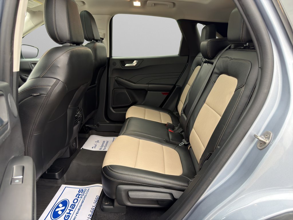 Used 2022 Ford Escape Titanium w/ Titanium Elite Package AWD/4WD image 17