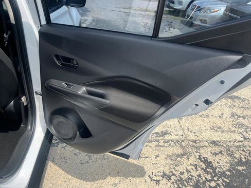 Used 2022 Nissan Kicks S FWD image 13