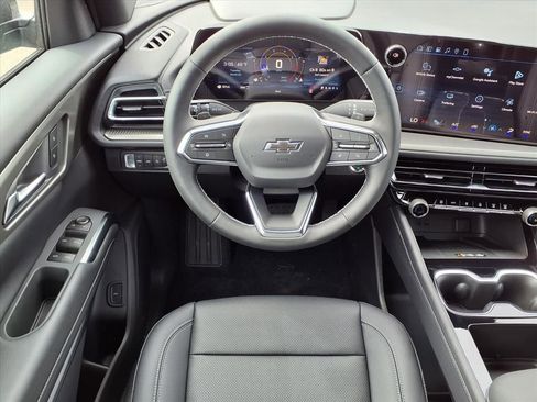 New 2026 Chevrolet Traverse LT w/ Midnight/Sport Edition image 9