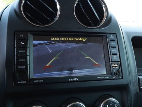 Used 2017 Jeep Patriot High Altitude FWD image 9