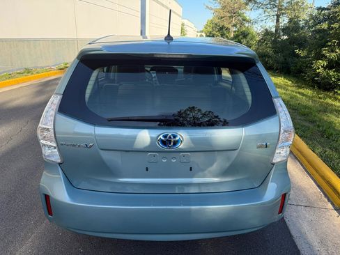 Used 2014 Toyota Prius V Three FWD image 10