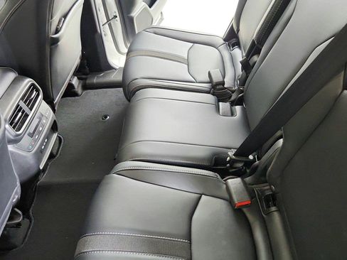 Used 2025 Honda Pilot Touring image 24