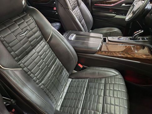 Used 2021 Cadillac Escalade Premium Luxury Platinum image 32