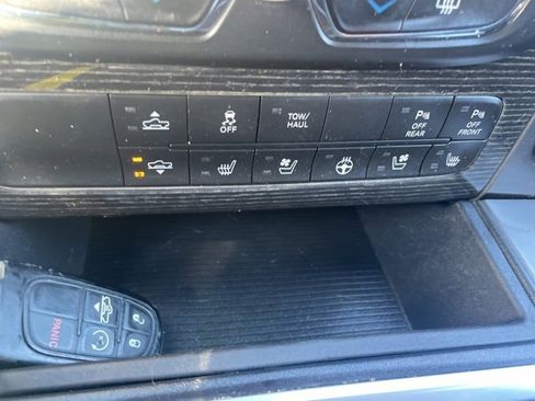 Used 2018 RAM 1500 Limited image 29