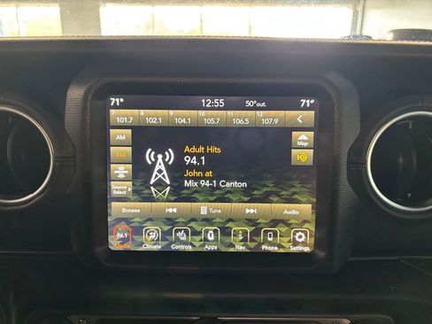 Used 2022 Jeep Wrangler Unlimited Rubicon 4xe w/ Cold Weather Group AWD/4WD image 15