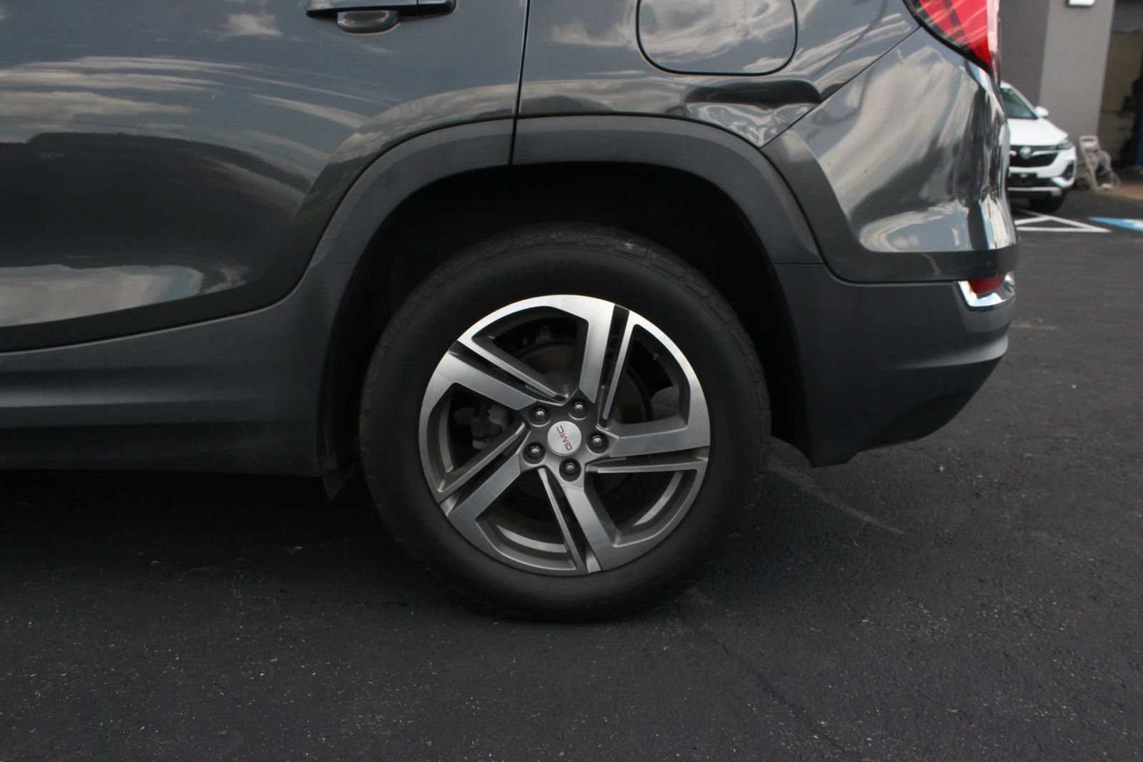 Used 2020 GMC Terrain SLT FWD image 4