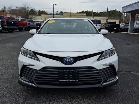 Used 2022 Toyota Camry LE image 2