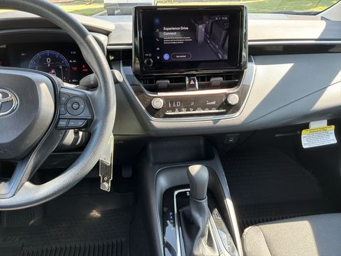Used 2026 Toyota Corolla LE FWD image 29