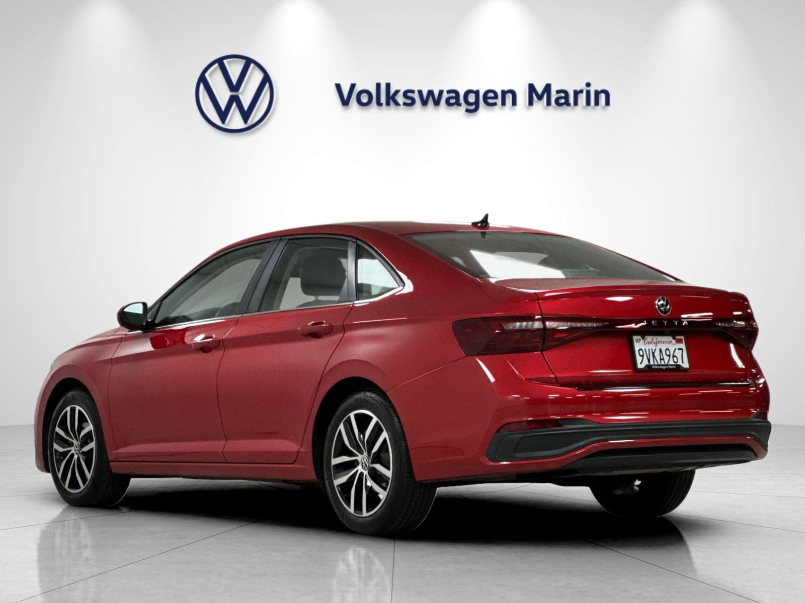 Used 2025 Volkswagen Jetta SE w/ Sunroof Package FWD image 3