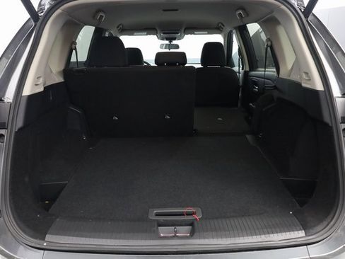 Certified 2026 Nissan Rogue SV image 25