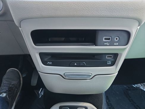 Used 2019 Chrysler Pacifica Limited w/ Advanced Safetytec Group image 26