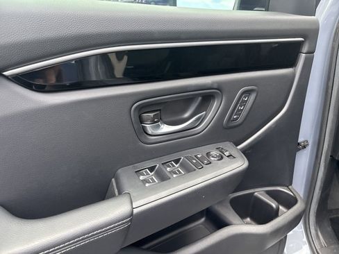 Used 2025 Honda Pilot Touring image 12