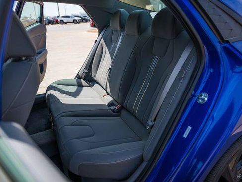 New 2026 Hyundai Elantra SEL FWD image 11