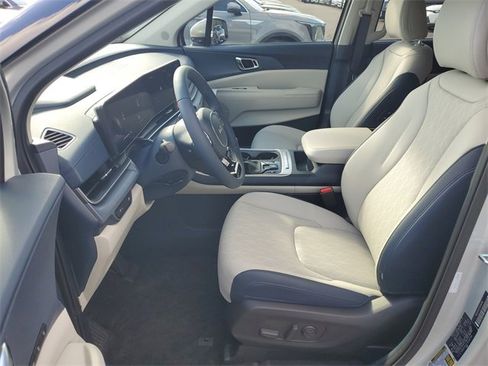 New 2026 Kia Carnival EX image 22