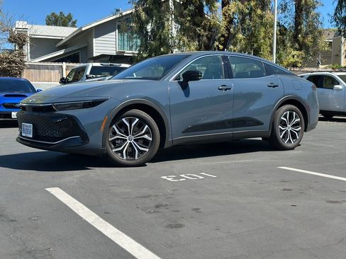 Used 2026 Toyota Crown XLE image 1