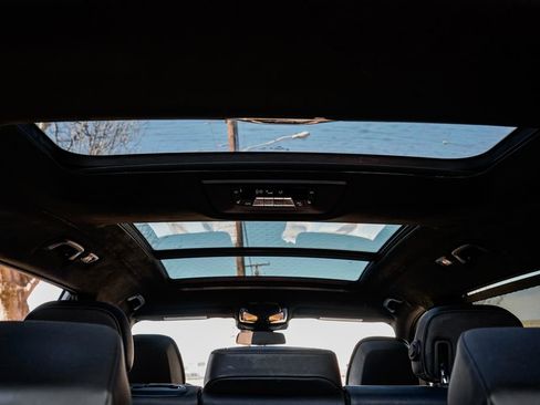 Used 2023 BMW X7 xDrive40i w/ M Sport Package AWD/4WD image 22