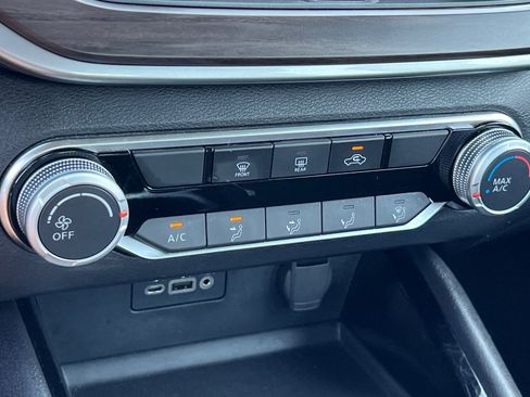 Used 2024 Nissan Altima 2.5 SV image 19