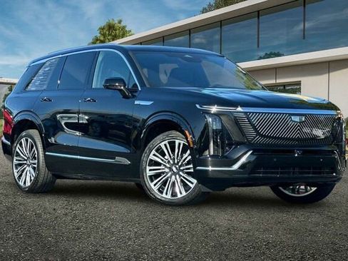 Used 2026 Cadillac Vistiq Premium Luxury w/ LPO, Floor Liner Package AWD/4WD image 1
