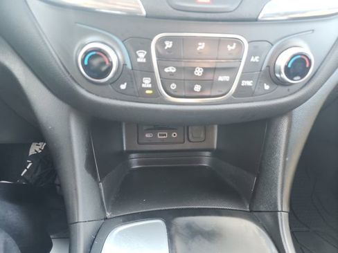 Used 2020 Chevrolet Equinox LT w/ Sport Edition FWD image 30
