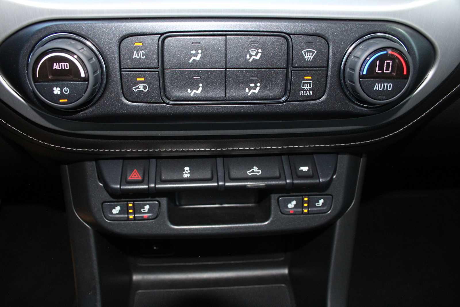 Used 2022 GMC Canyon Elevation w/ Elevation Premium Package AWD/4WD image 42
