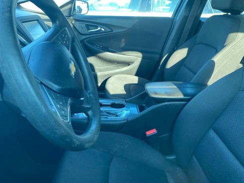 Used 2018 Chevrolet Malibu LT FWD image 13