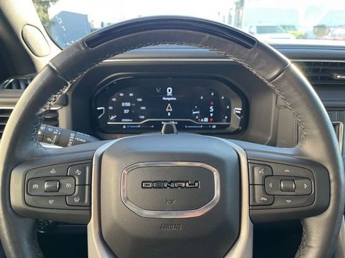 Used 2023 GMC Yukon Denali w/ Denali Reserve Package image 27