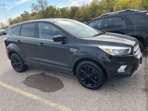 Used 2017 Ford Escape SE image 19