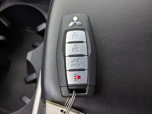 Used 2024 Mitsubishi Outlander SE AWD/4WD image 30