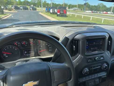 Used 2023 Chevrolet Silverado 1500 Custom AWD/4WD image 4
