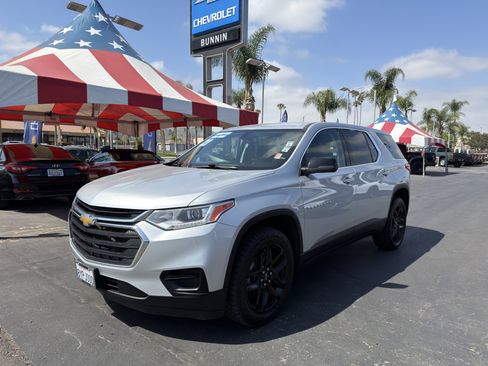 Used 2021 Chevrolet Traverse LS FWD image 4