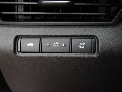 Used 2025 Nissan Altima 2.5 SV FWD image 31