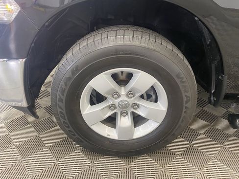 Used 2022 RAM 1500 Classic SLT w/ Electronics Group image 10