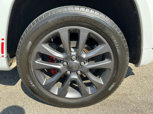 Used 2018 Jeep Grand Cherokee High Altitude AWD/4WD image 12