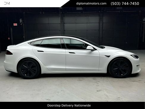 Used 2023 Tesla Model S Standard Range image 8