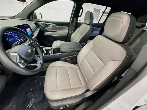 Used 2025 Chevrolet Traverse LT w/ LPO, Floor Liner Package FWD image 22