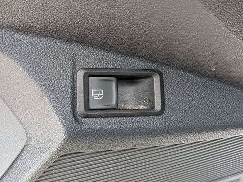 Used 2023 Volkswagen Taos SEL AWD/4WD image 12